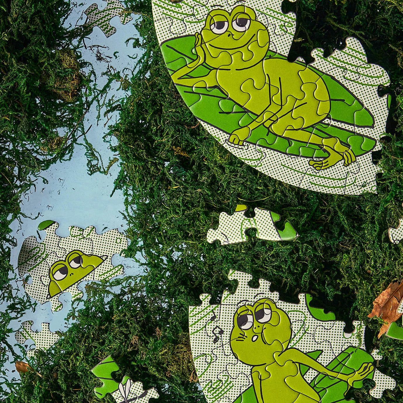 Round Puzzle (81 Pieces) ~ Peace Frogs