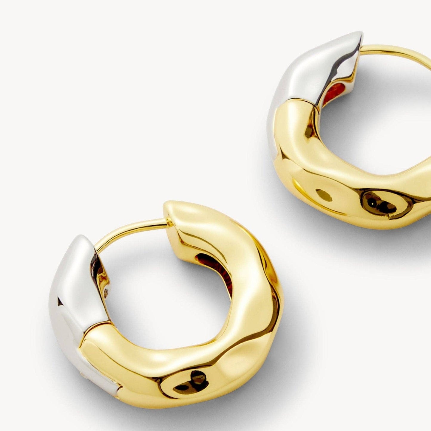 Wavy Chunky Hoops ~ 3/4 Gold