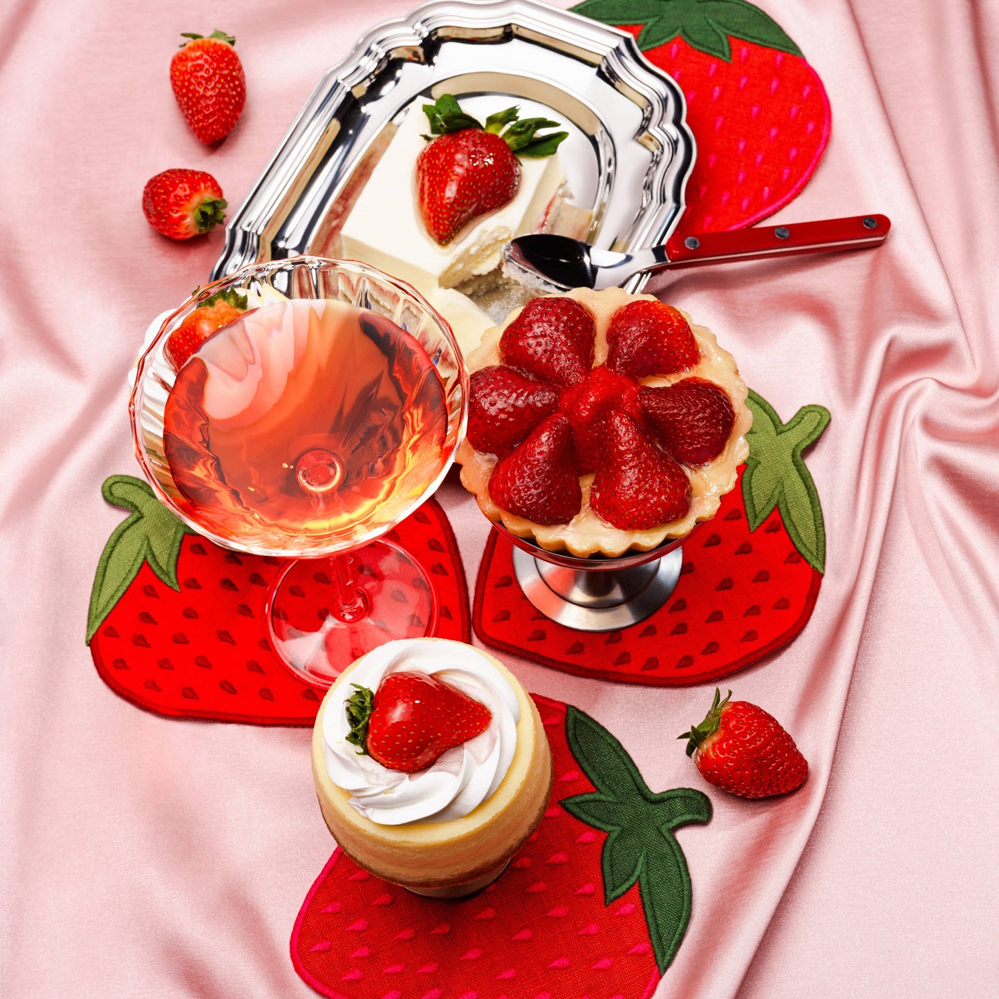 Cocktail Napkins ~ Strawberry