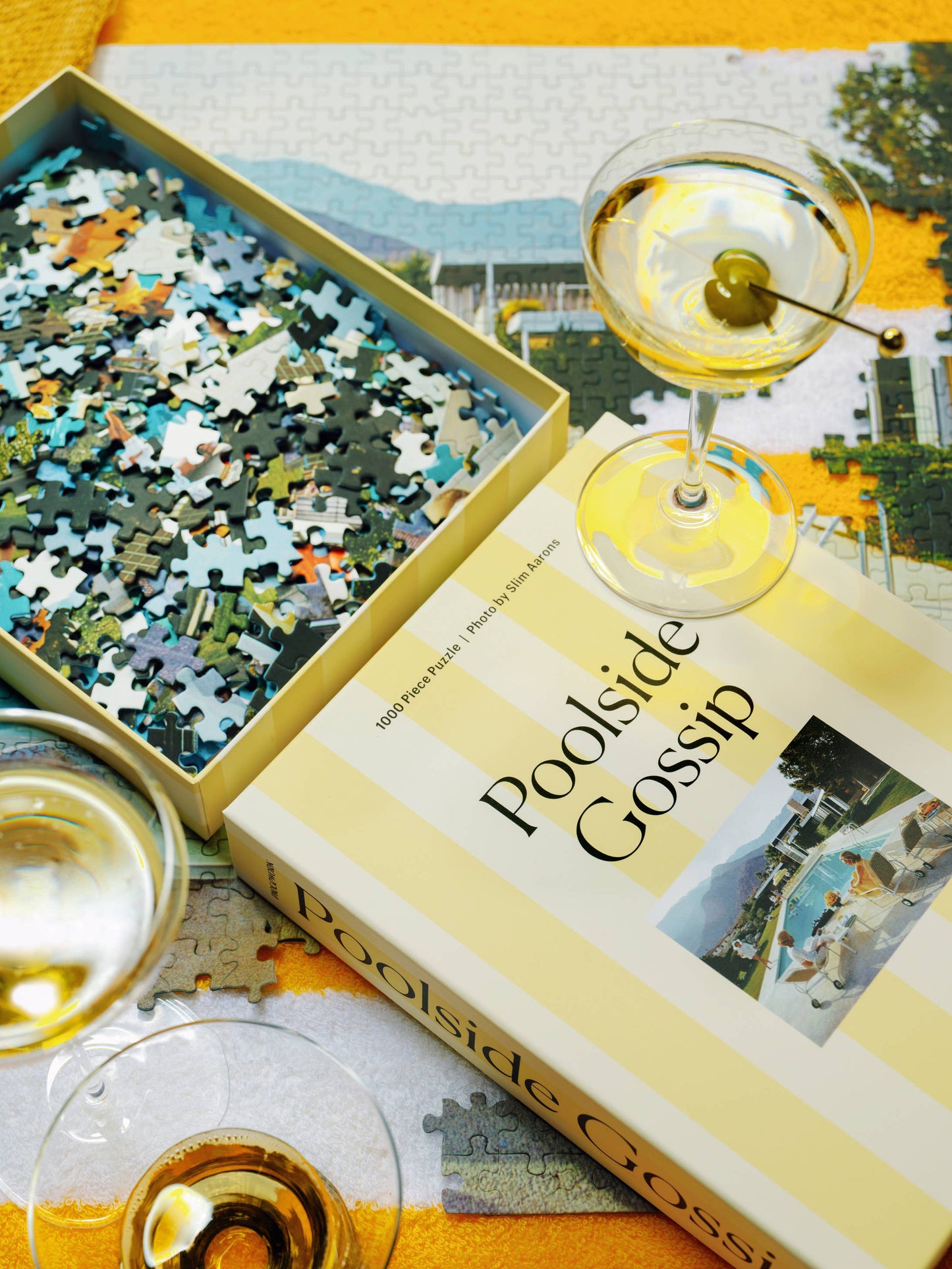 Puzzle (1000 Pieces) ~ Poolside Gossip
