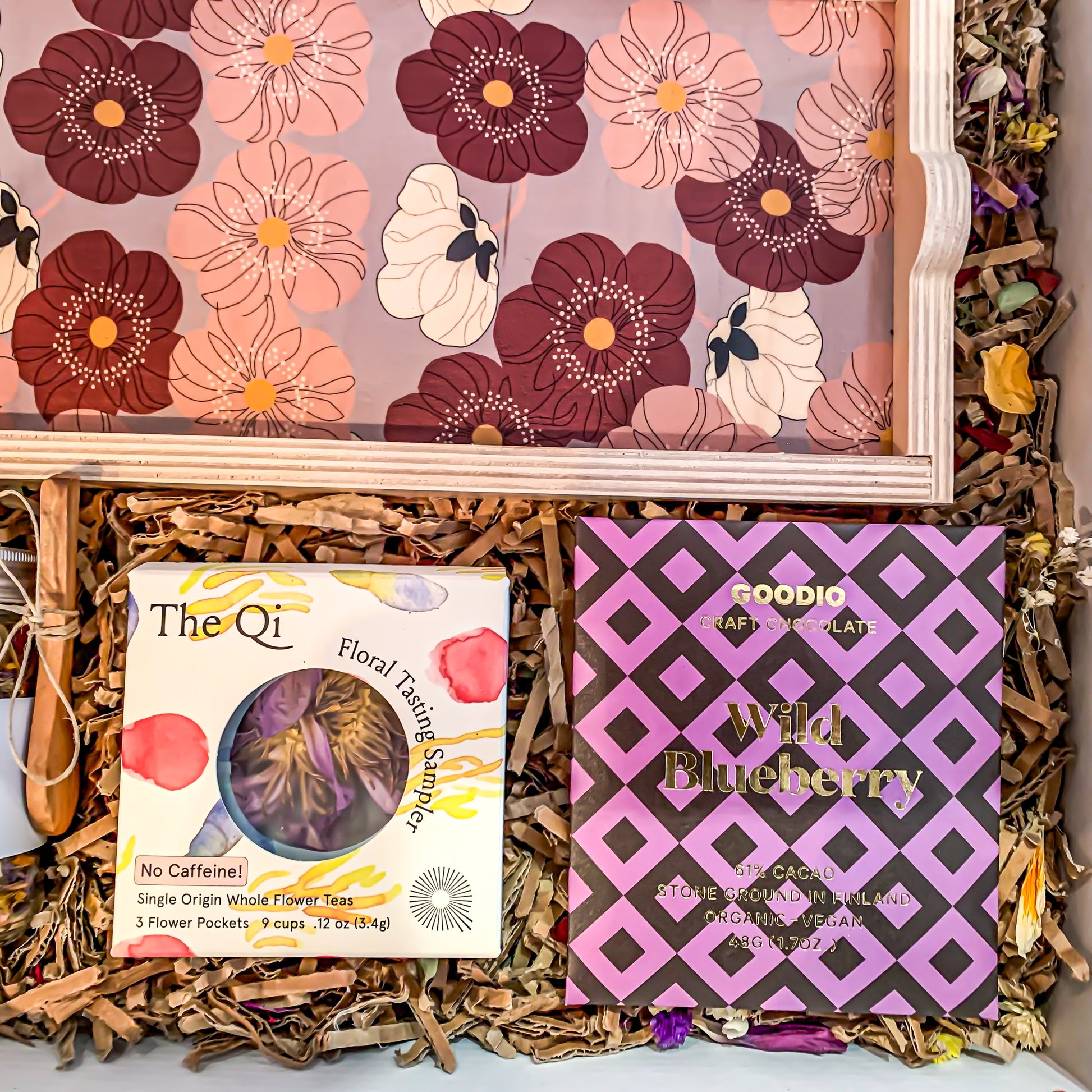 floral themed housewarming gift box